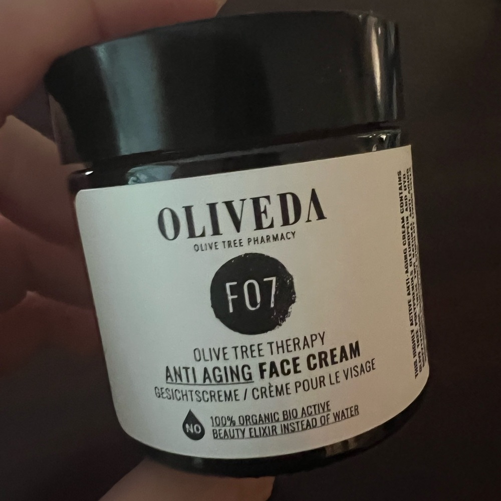 Oliveda Anti aging face cream F07 olive tree people